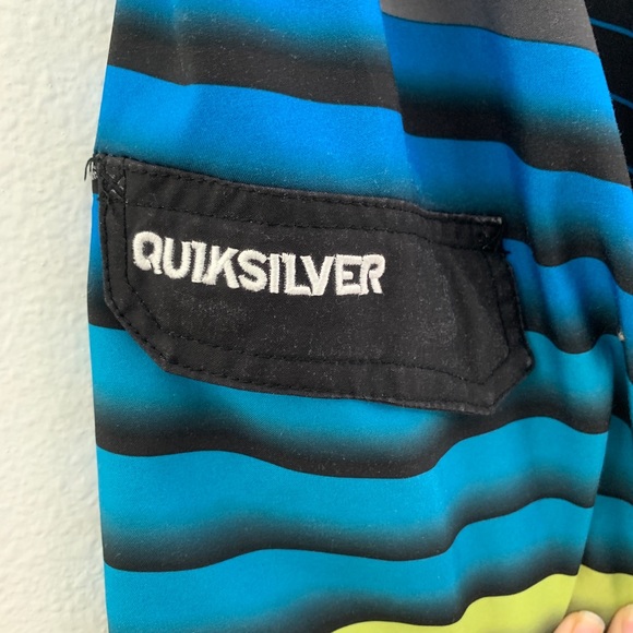Quicksilver board shorts. Size tag unreadable. - Picture 3 of 16